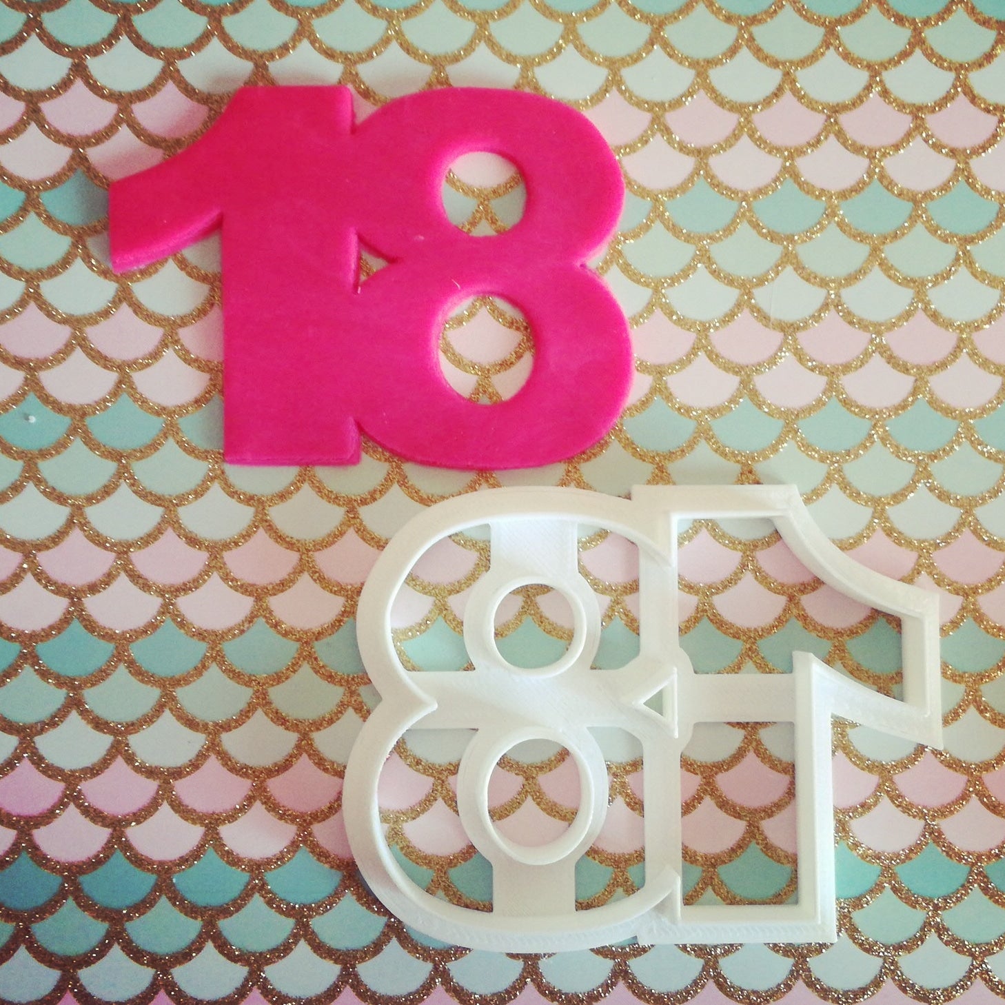 Collezione di stampi per biscotti a forma di alfabeto e numeri