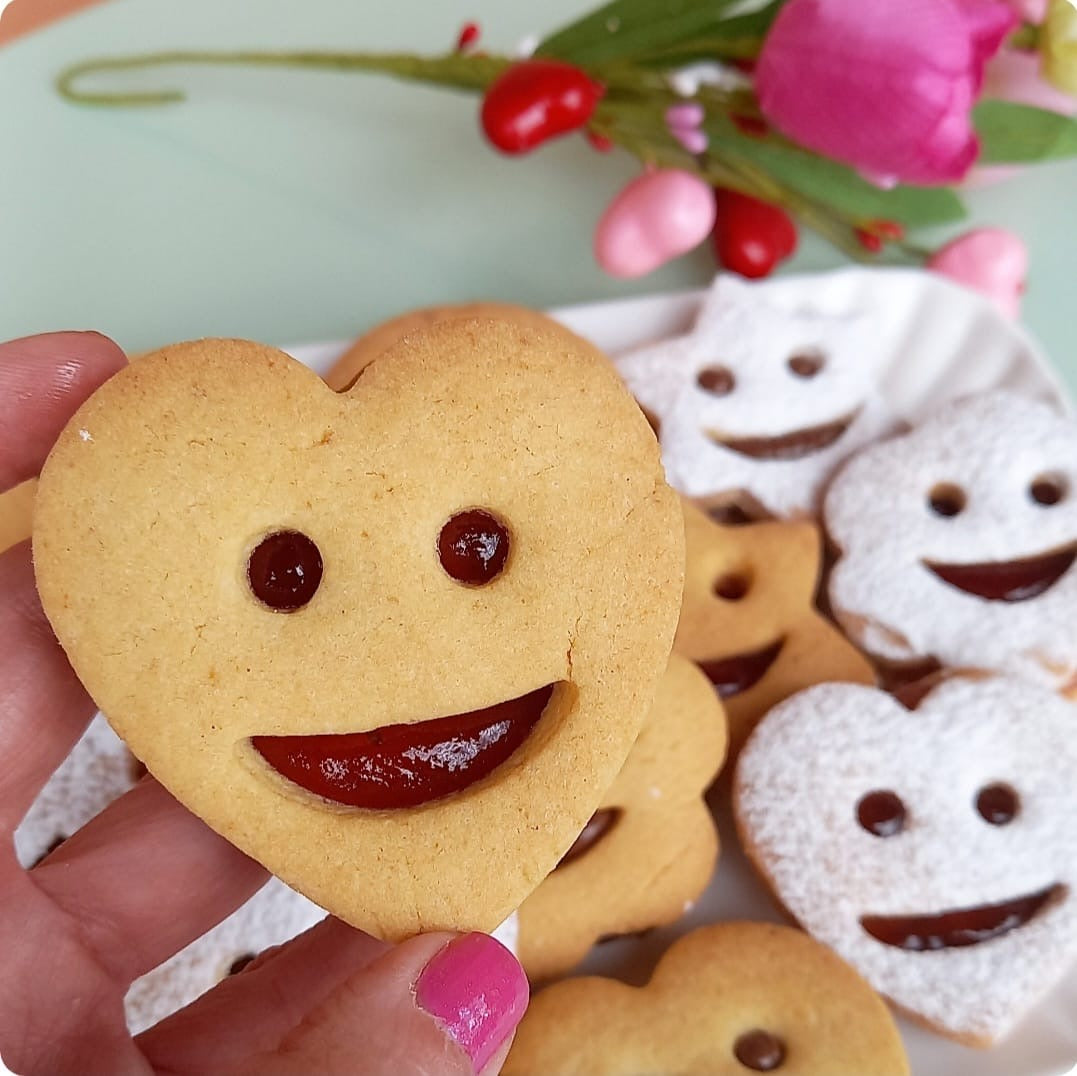 Stampo per biscotti a forma di Biscotti del buonumore (stella-fiore-cerchio-cuore) (5 cm)