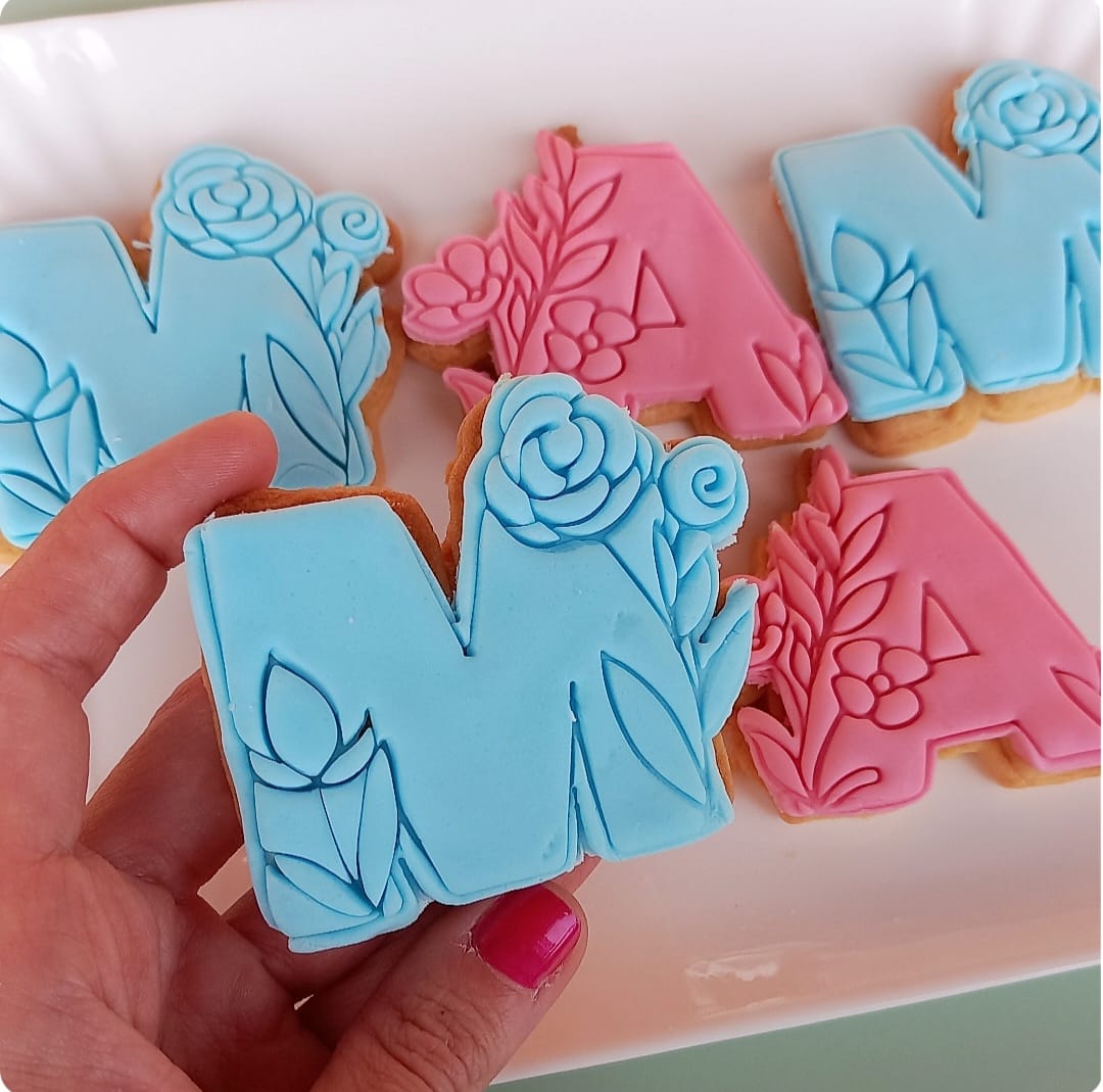 Stampo per biscotti a forma di Lettere M e A maiuscole (4 pz)