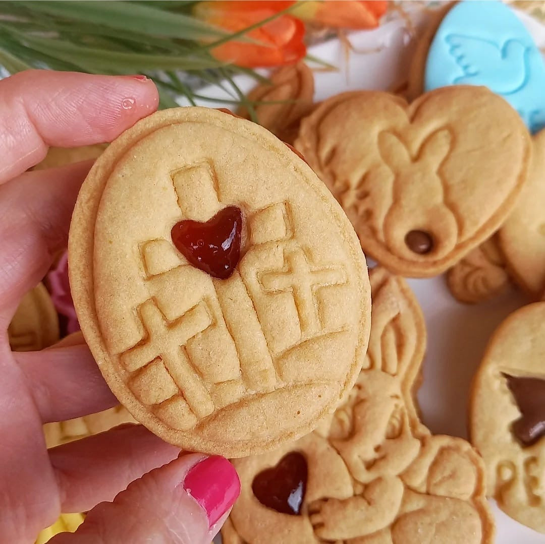Stampo per biscotti a forma di Uovo Croci Cuore