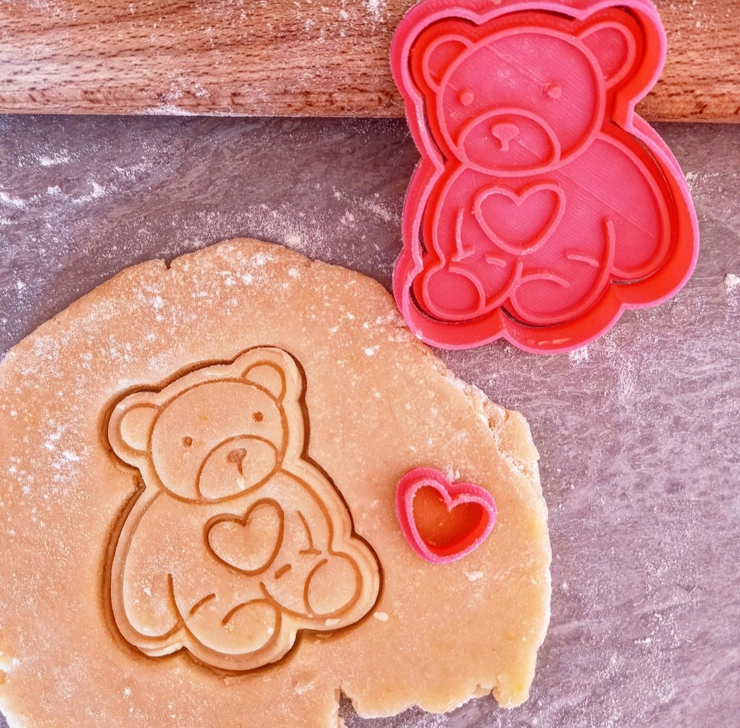 Stampo per biscotti a forma di Orsetto coccoloso con cuore