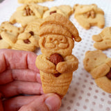 Stampo per biscotti a forma di Babbo Natale che abbraccia