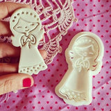 https://www.stampibiscotti.it/4702/bambina-comunione-2-h75cm.jpg