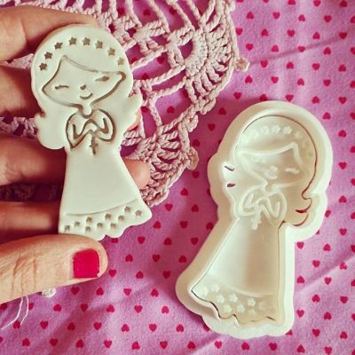 https://www.stampibiscotti.it/4702/bambina-comunione-2-h75cm.jpg