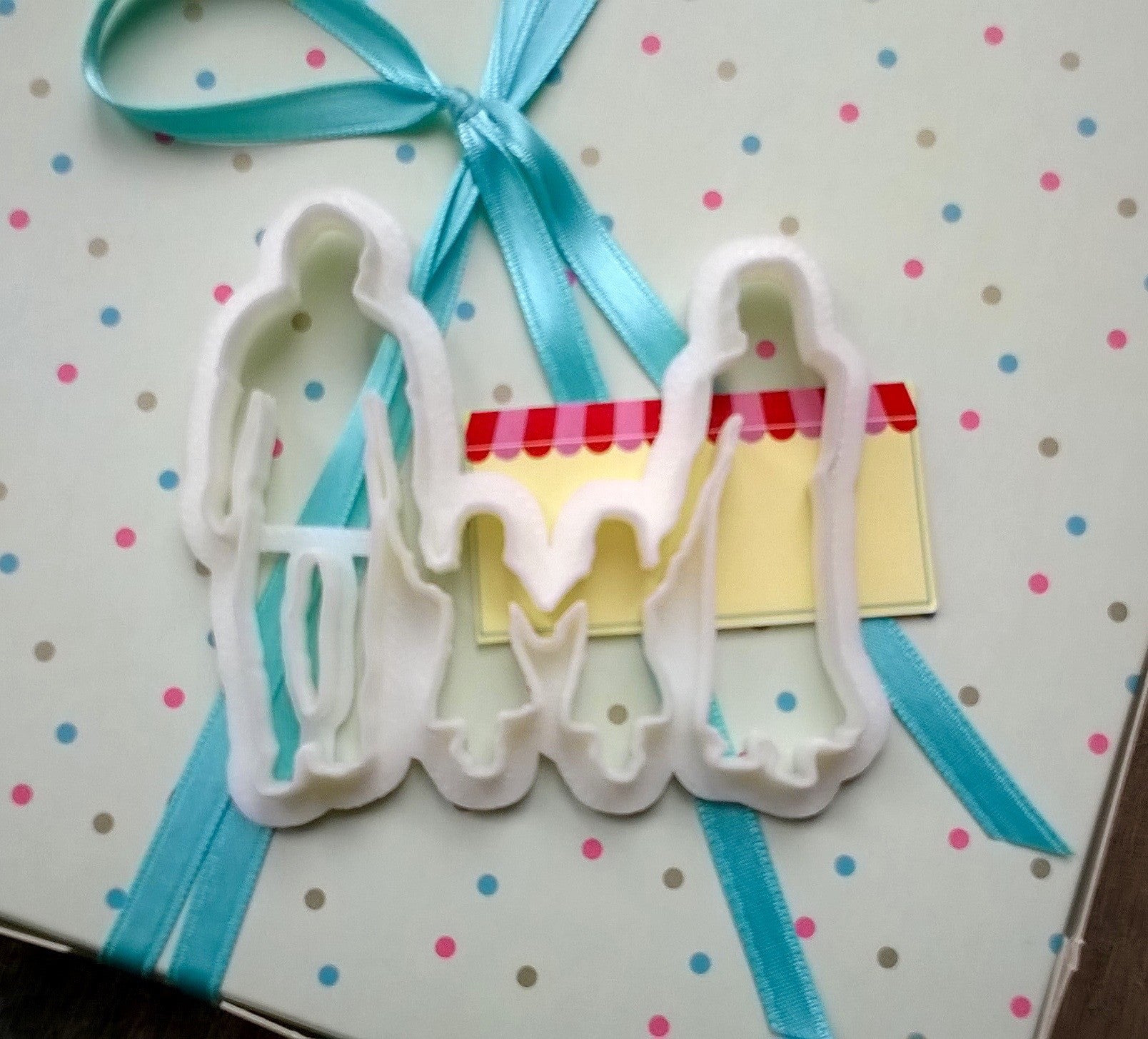 https://www.stampibiscotti.it/1640/genitori-con-2-bambini.jpg