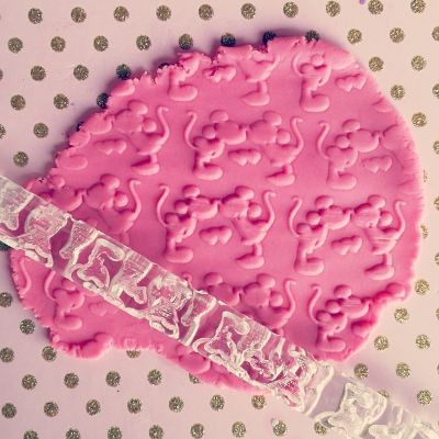https://www.stampibiscotti.it/4417/matterello-texture-topolini-innamorati.jpg