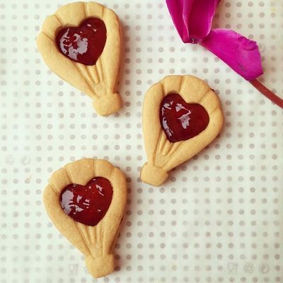 https://www.stampibiscotti.it/5281/mongolfiera-cuore-marmellata.jpg