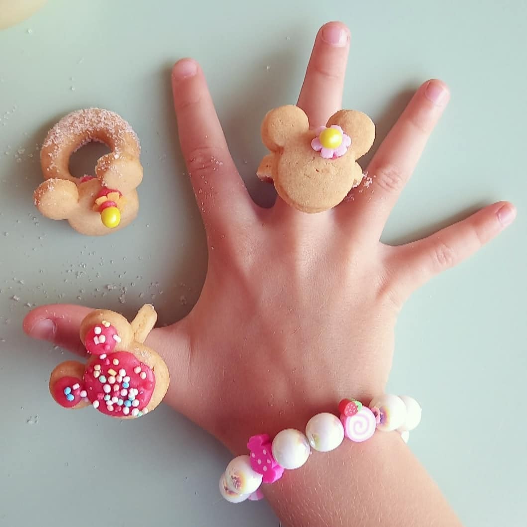 https://www.stampibiscotti.it/5364/set-anello-minnie-e-topolino.jpg
