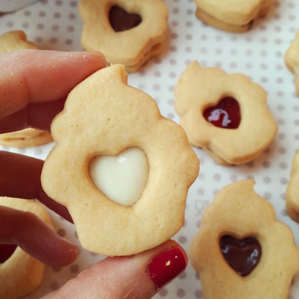 https://www.stampibiscotti.it/5259/set-cupcake-cuore-2pz.jpg