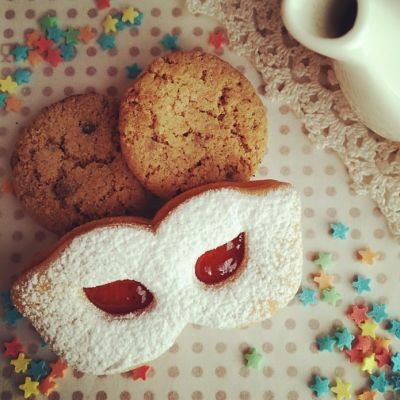https://www.stampibiscotti.it/5067/set-maschera-carnevale-2.jpg