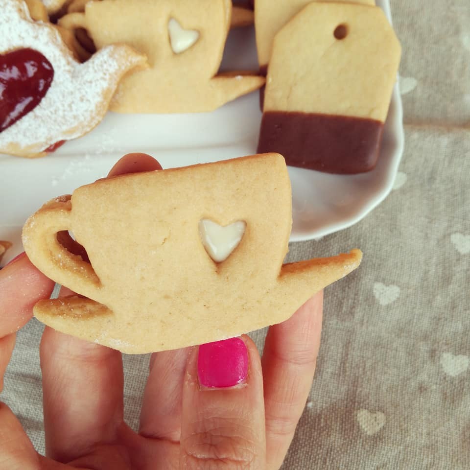 https://www.stampibiscotti.it/5225/set-tazza-da-te-cuore.jpg