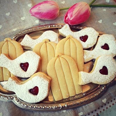https://www.stampibiscotti.it/5123/set-uccellino-cuore.jpg