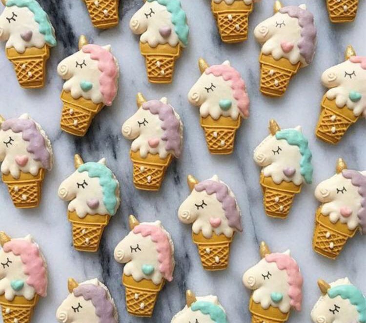 https://www.stampibiscotti.it/3308/unicorno-su-cono.jpg