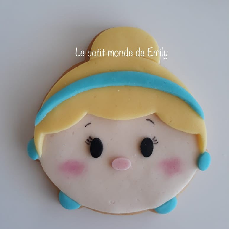 https://www.stampibiscotti.it/3879/viso-cenerentola-scomponibile.jpg